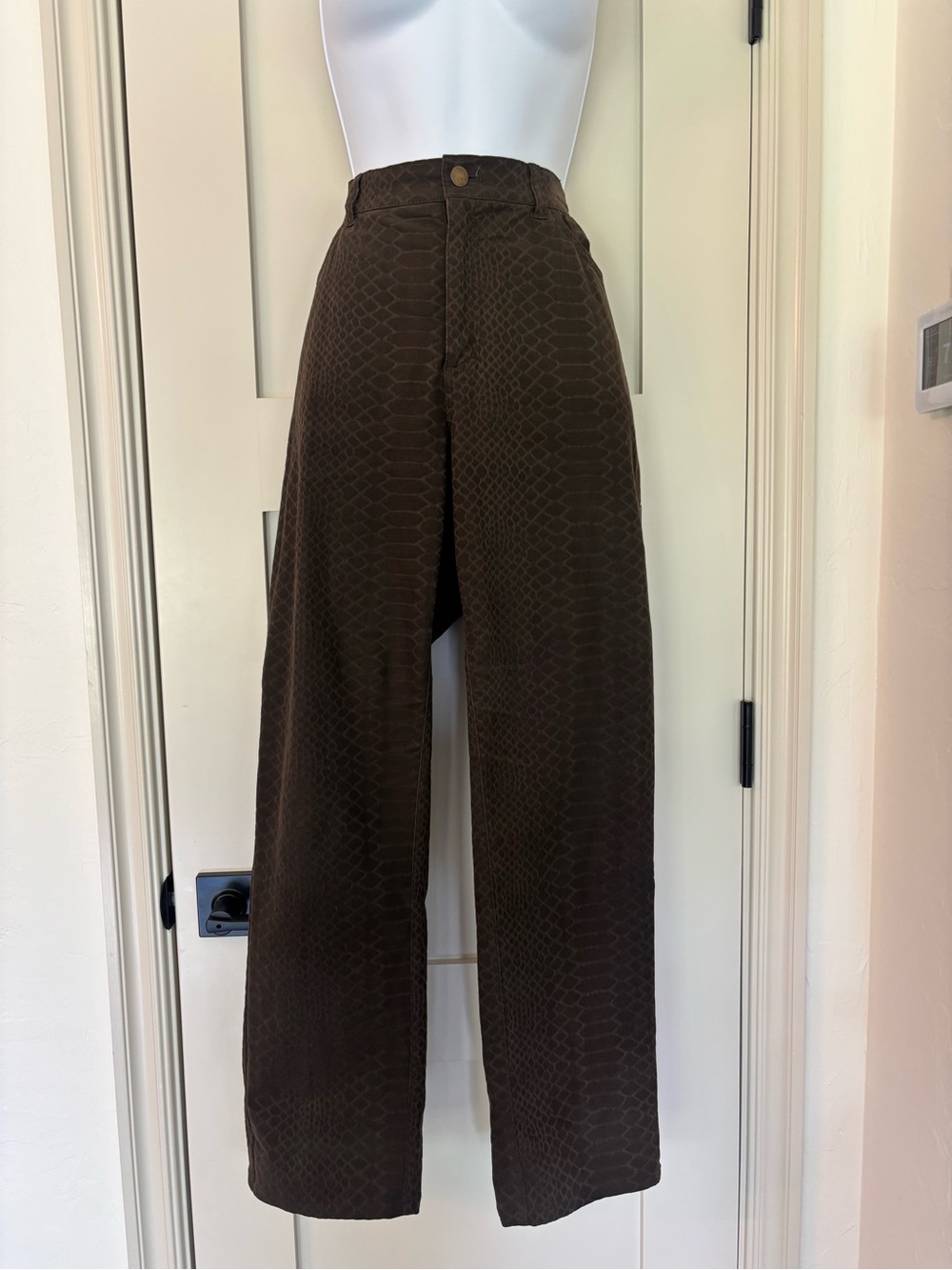 Lafayette 148 Snakeskin Brown Straight Leg Stretch Business Casual Jeans size 12